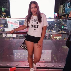 Meet your Posher, Lisary paola